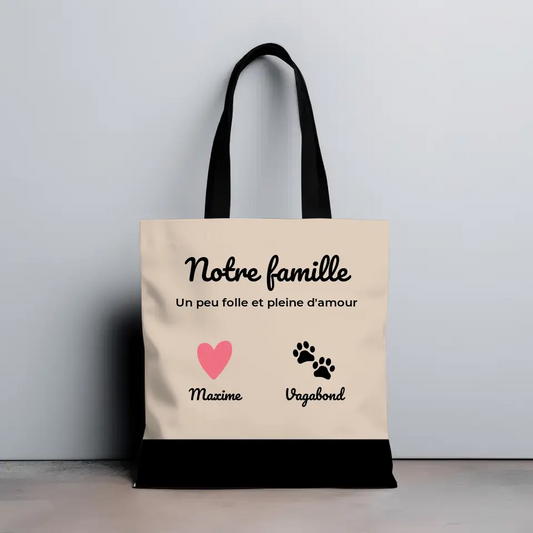 Notre famille un peu folle et pleine d'amour avec coeur ou empreintes- Totebag Personnalisé