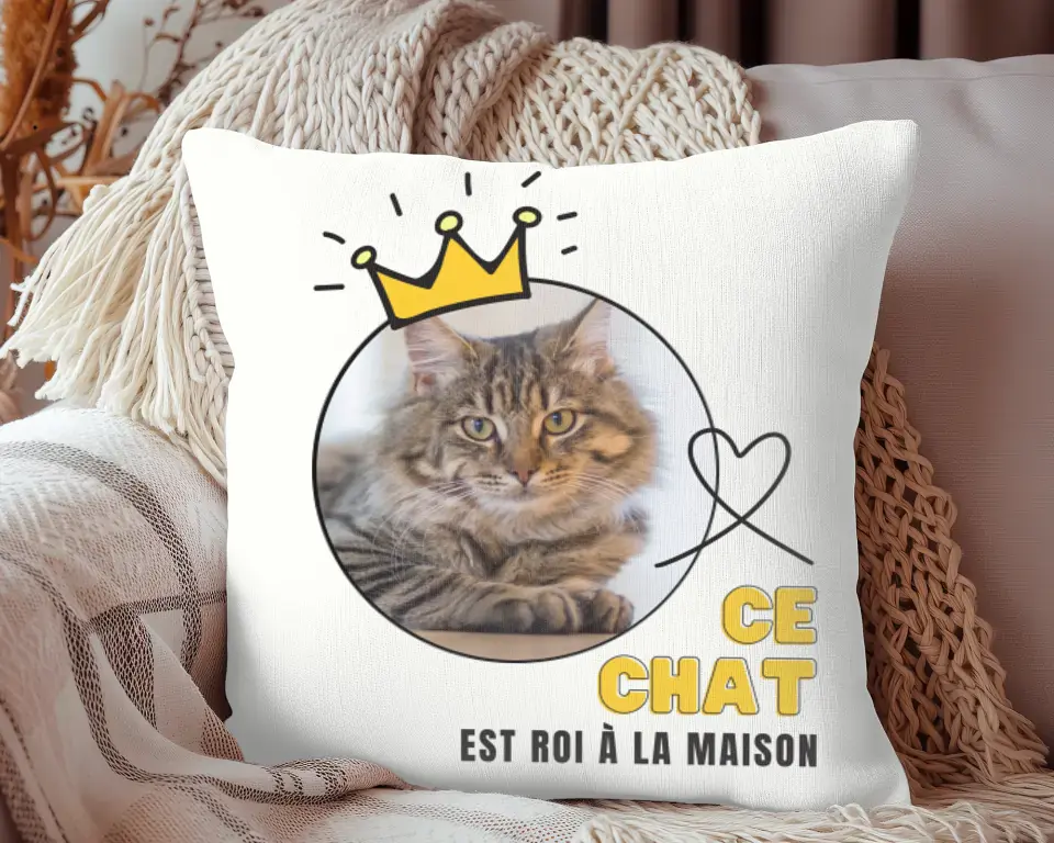 Ce chat est roi - Coussin personnalisé